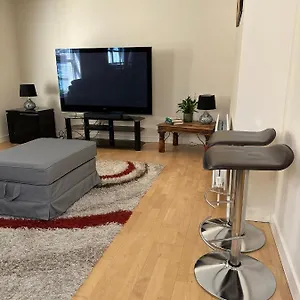  Apartment 2 Bed Centre Executive