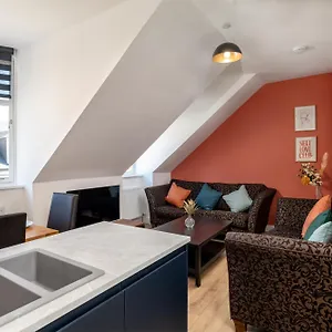  Apartment Remodelled Luxury 3 Bed